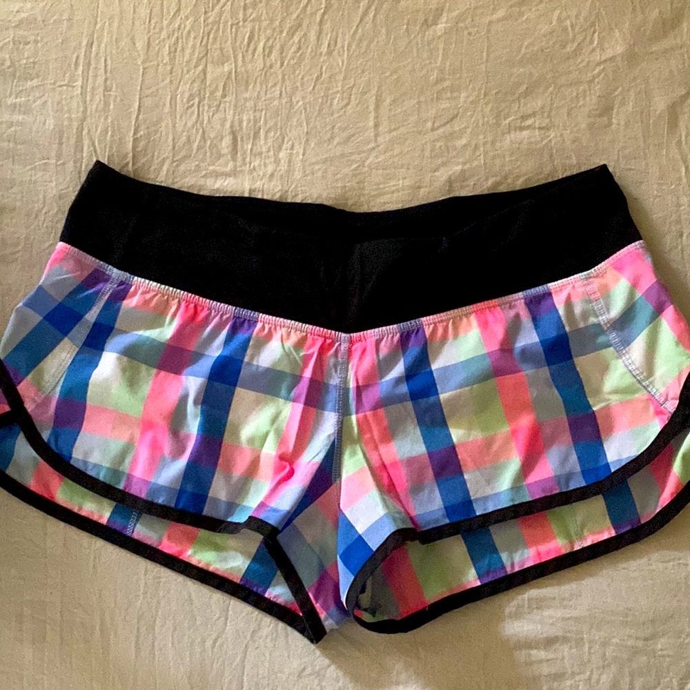 Lululemon - Speed Shorts 2.5” - Size 8